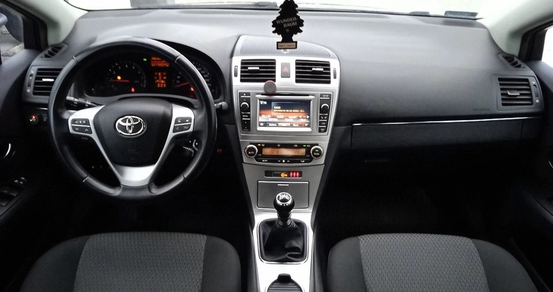 Toyota Avensis cena 49500 przebieg: 178555, rok produkcji 2014 z Więcbork małe 154